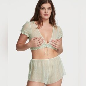 VICTORIA'S SECRET
Dotted Mesh Cap Sleeve Crop Top Shorts Set size S